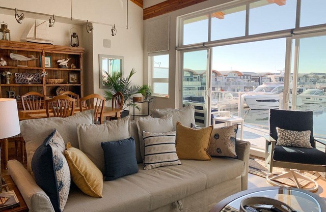 * Sailor's View * Floating Home Ocean Retreat
