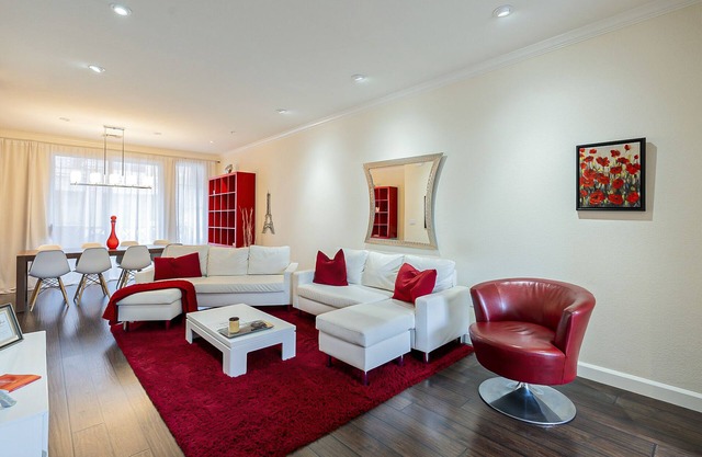 SALE Private garage, WOW Townhome, ‘A Touch of Class’
