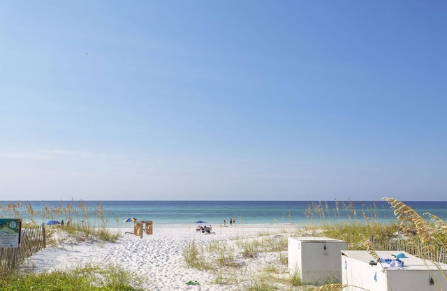 Sand Wishes- Miramar Beach! Gulf View! Pet Friendly! Easy Walk to the Beach!