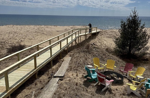 Sandbox on Michibay: Sun, Sand, and Serenity – Your Lakefront Summer Destination