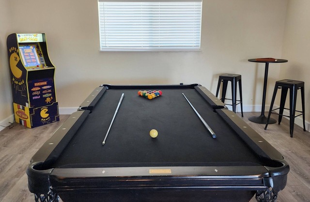 Sandia Retreat - Pool Table, Arcade, Relaxing, FUN