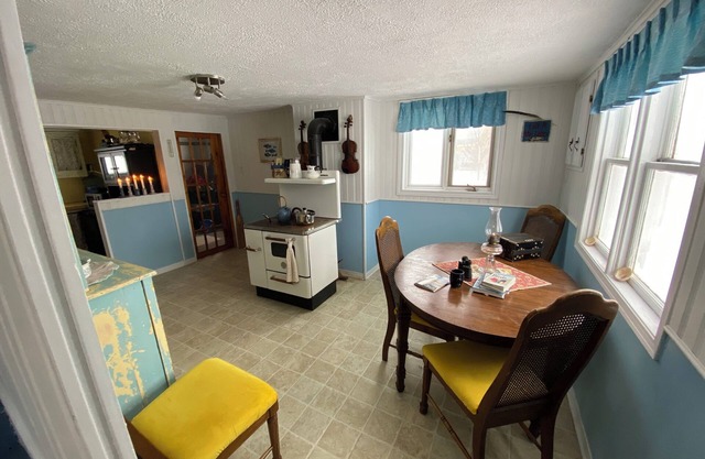 Sandy Beaches/Waterfalls swimming/meadows/hiking;nWestern Bay Sands Cottage