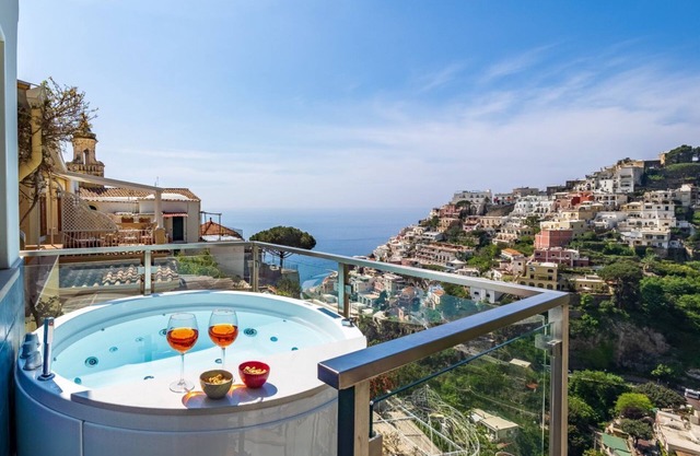 Santoro Suite with jacuzzi view Positano