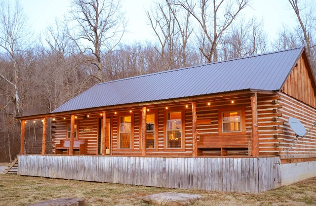 Sassafrass lodge on the ozarks Pig trail scenic highway