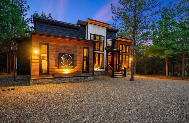 Sauna | Ping Pong | Playset | Pool Table | Sleeps 9 | EV Outlet