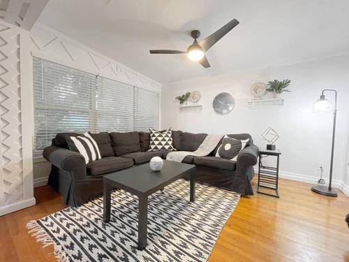 Save 16 Spacious Pet-friendly 3br