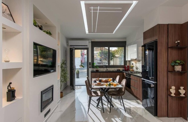 Savvy Apartments