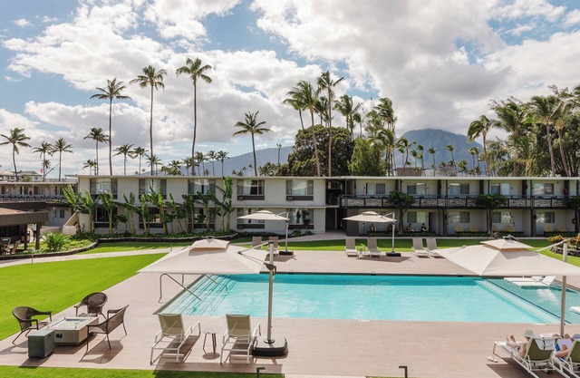 Scenic Maui Room with Outdoor Pool Near Ocean, Dining, Shops & Shuttle