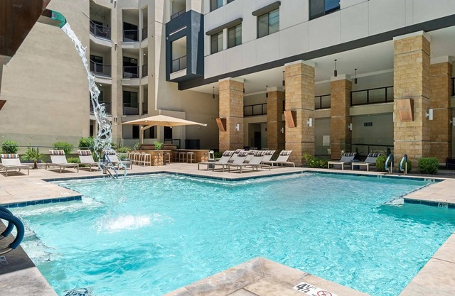 Scottsdale Luxury Oasis-Pool, Parking, Pet-Friendly, Walkable @ScottsdaleQuarter