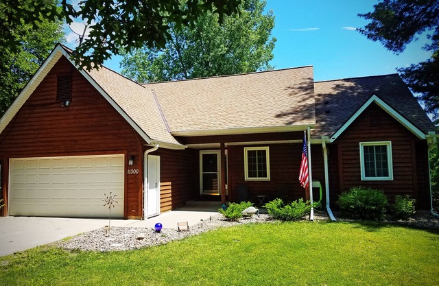 Scrapbooking/Vacation Retreat House Close To Mayo Clinic. Waterfront, peaceful!