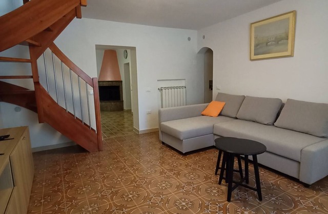 SE019 - Senigallia, delightful townhouse with portico
