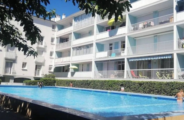 SEA and SWIMMING POOL 100 m from the beach & center. 10 minutes from Perpignan