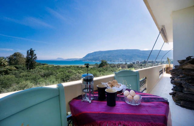 SEA VIEW STUDIO, NEXT TO THE BEACH, NATURE AND FARM AROUND, NEAR THE HIGHWAY