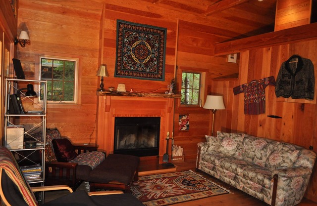 Secluded Cabin on Horse Creek, Outdoor Camp Kitchen, Sauna & Bathouse