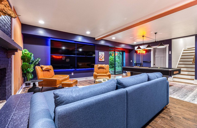 Secluded Chic Design: 15min AVL-GameRm-Sauna-HotTub