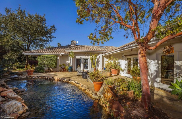 Secluded Resort Expansive View Home. Salt Water Pool & Spa. Sleeps 10.