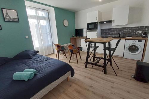 Segré centre ? studio ? 24m² ? cuisne ? wifi ? TOUT NEUF!