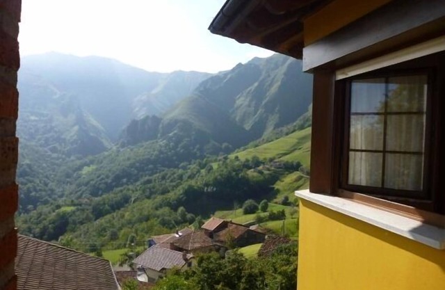 Self catering Gamonedo for 6 people
