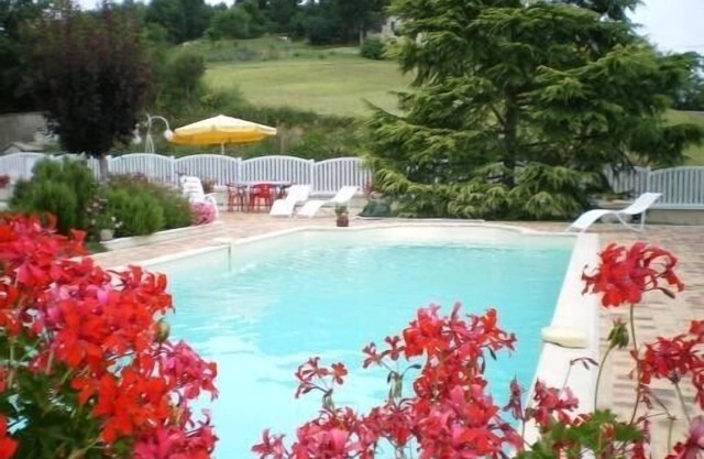 Semi-detached house in St Amans de Pellagal in Tarn-et Garonne for 3 people
