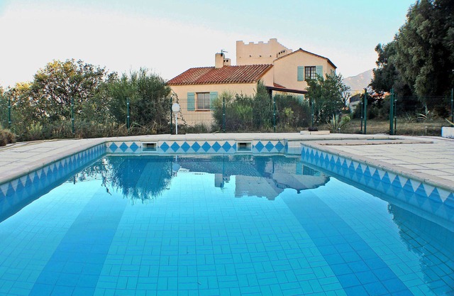 SEMI-DETACHED HOUSE with swimming pool, spa, sea and mountain views