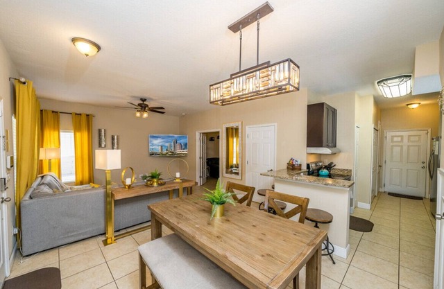 Seminole Manor – Ideal Mid-Term Rental Near Moffitt Cancer Center & USF
