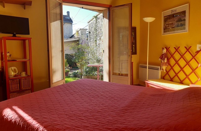 Separate bedroom with shower room, toilet and terrace