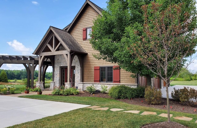 Separate guest studio apartment 2.5 miles from downtown Chagrin Falls