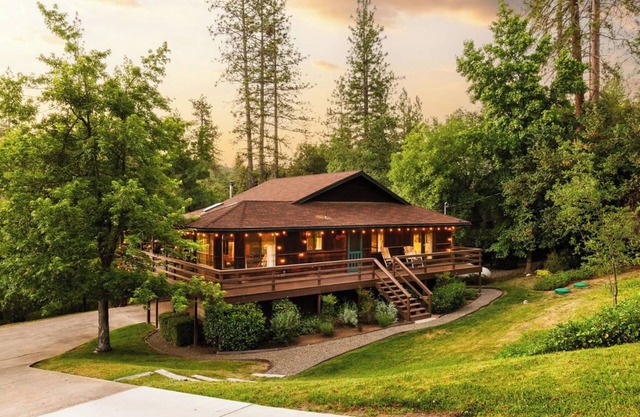 Serene Creekfront Cabin - KingBed - 20min Yosemite - Wraparound starview deck