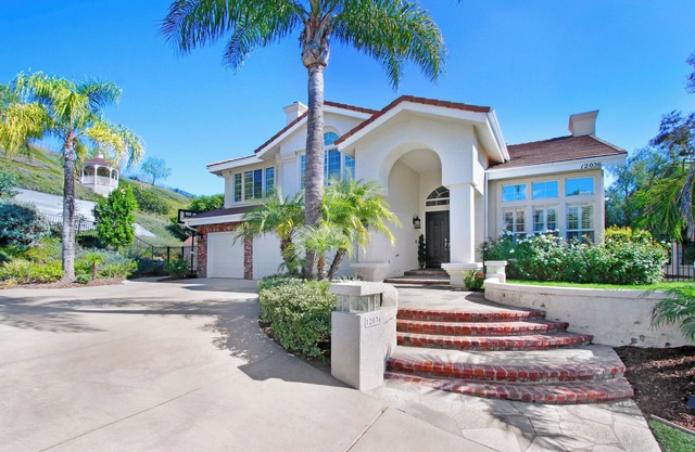 Serene Granada Hills Oasis in Los Angeles- 4 Bed+Bonus Room+Office