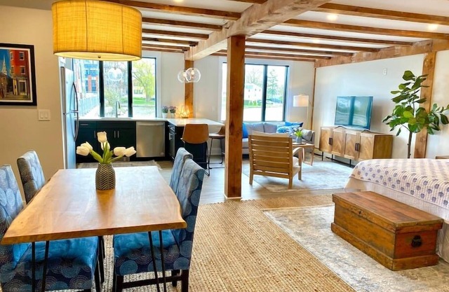 Serene Waterfront Studio in Downtown Portsmouth