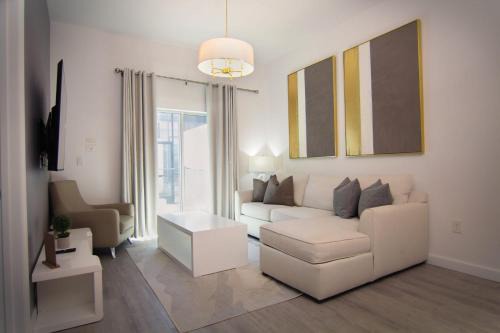 Serenity Townhouse Private Pool and Pet-Friendly