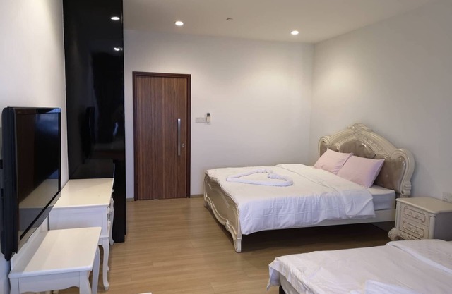 Serviced apartment near to hospital,town and mall