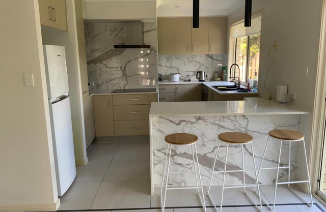Shared house with other guests near shopping center and theme parks