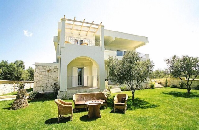 Shared Pool Apartment with Comfort