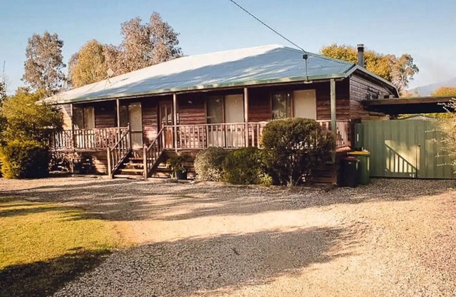 Shaw Thing Lodge: Wifi, Foxtel, Pet Friendly