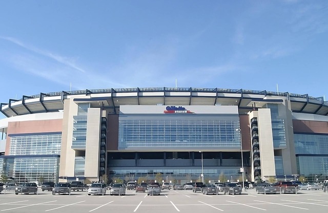Short Walk to Gillette Stadium! Offers FREE Breakfast and FREE Parking!