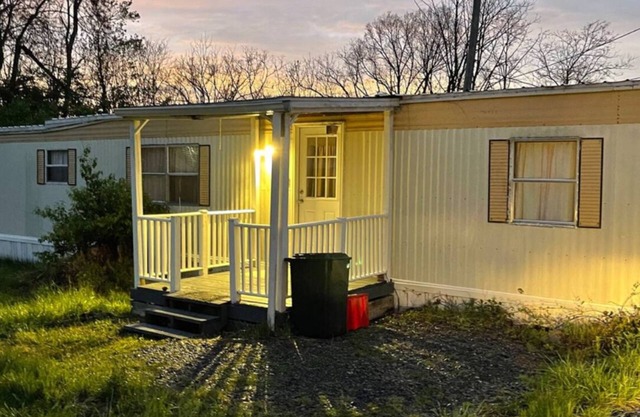 Simple mobile home in Happy Valley