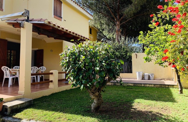 SINGLE FAMILY VILLA WITH GARDEN NEAR THE BEACH! 🏖