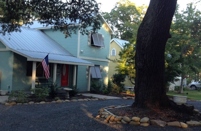 Sis’s Cottage - Southport, NC