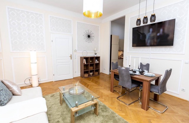 SISI Designed apartment near Schönbrunn palace