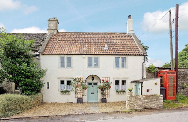 Situated in beautiful, quiet countryside and boasting many original features.