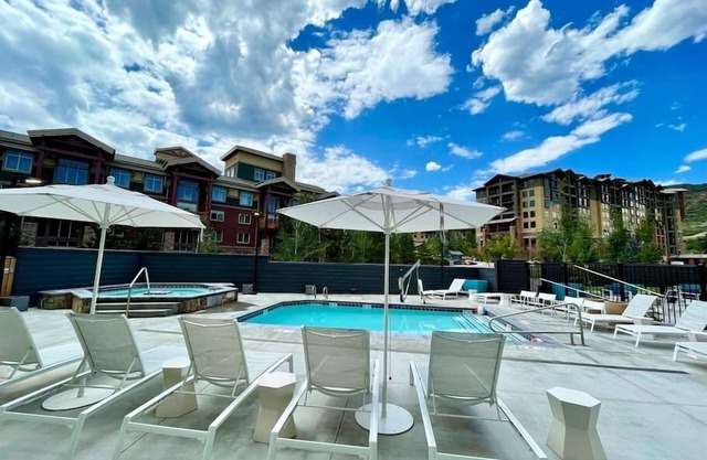 Ski in/out Studio at a YotelPad in Canyons Village, Park City. Pet Friendly!