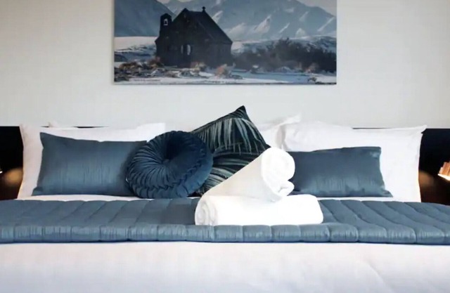 Sky Suites, Suite 1