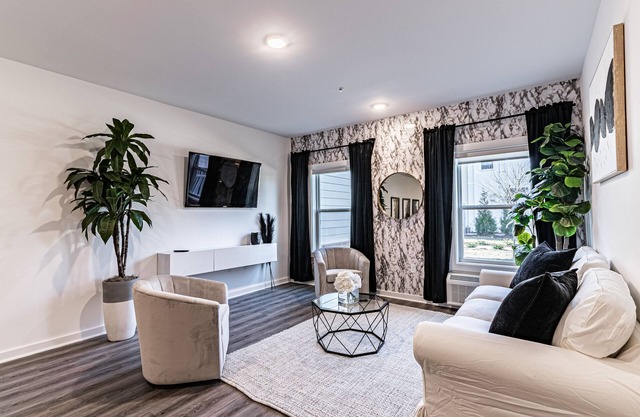 Sleek & Modern Condo sleeps 6, Handicapped accessible