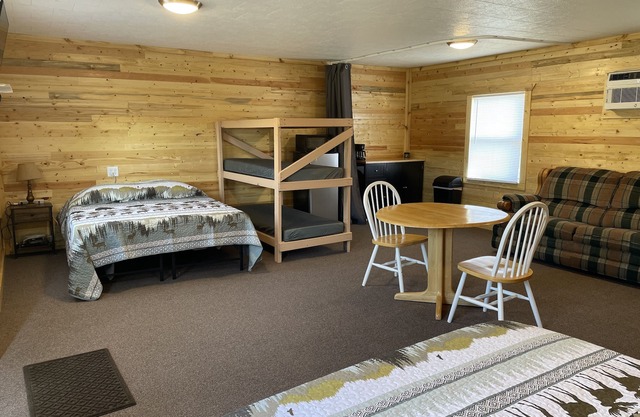 Sleeping Cabin #12 perfect to sleep up to 12 guests No Water in Cabin