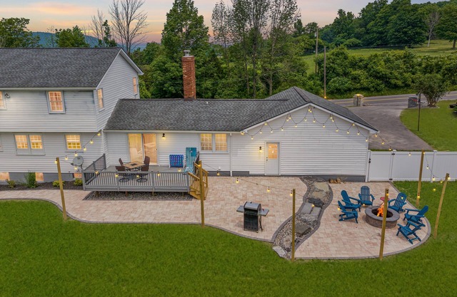 Sleeps 10, Nerf wall, Game Room, fully fenced yard