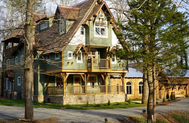 sleeps 19-23 20 minutes from Chattanooga and Cloudland Canyon Park