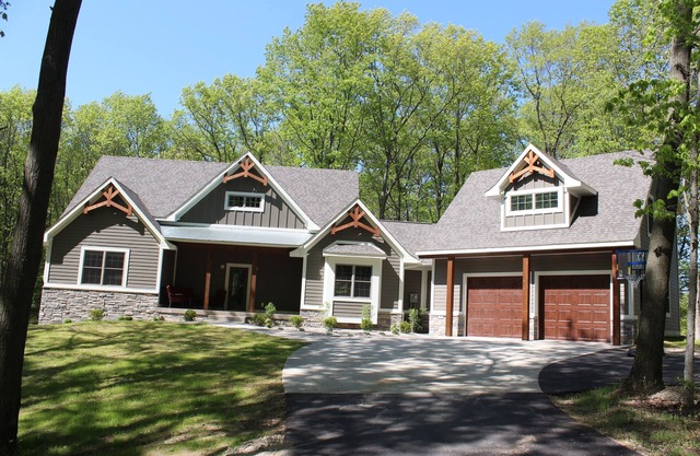 Sleeps 30! Large Pool, Hot Tub, Volleyball, Fire Pit, Pool Table, Foosball