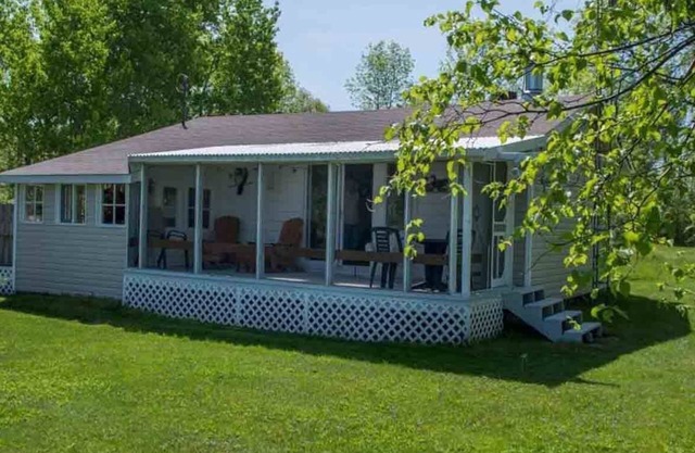 Slip Away - Affordable 3Br Cottage w/Sand Beach & Great Swimming