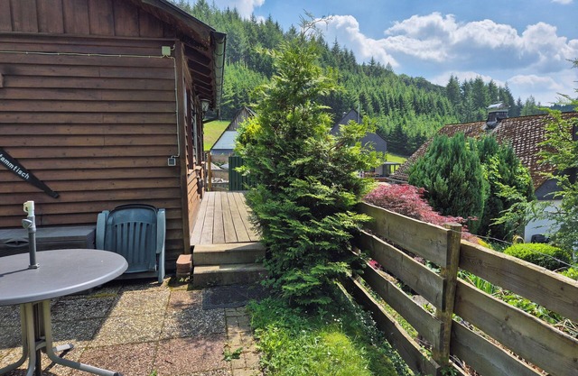 Small vacation home with charm, right by the forest